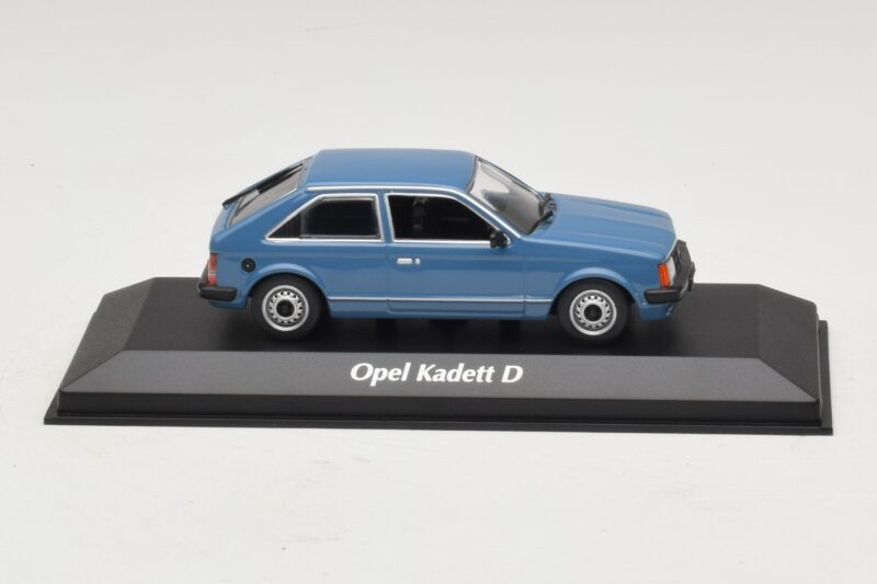 Opel Kadett D Azul Maxichamps 1:43 940044100 Diecast
