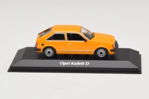 Opel Kadett D Laranja Maxichamps 1:43 940044101 Metal