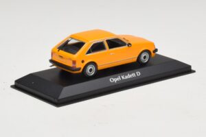 Opel Kadett D Laranja Maxichamps 1:43 940044101 Metal - imagem 2 de 5