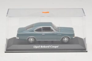 Opel Rekord C Coupé Azul Maxichamps 1:43 940046121 Metal - imagem 4 de 5