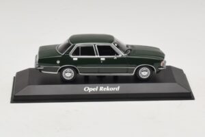 Opel Rekord D Verde Escuro Maxichamps 1:43 940044001 Diecast
