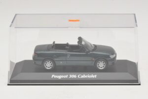 Peugeot 306 Cabriolet Verde Metálico Maxichamps 1:43 940112833 Diecast - imagem 4 de 5