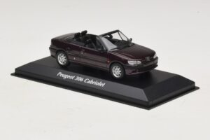 Peugeot 306 Cabriolet Roxo Metálico Maxichamps 1:43 940112834 Metal - imagem 3 de 5