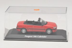 Peugeot 306 Cabriolet Vermelho Maxichamps 1:43 940112830 Metal - imagem 4 de 5