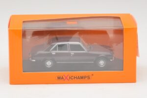 Peugeot 504 Vermelho Escuro Maxichamps 1:43 940112500 Metal - imagem 5 de 5
