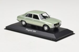 Peugeot 504 Verde Claro Metálico Maxichamps 1:43 940112501 Metal - imagem 3 de 5