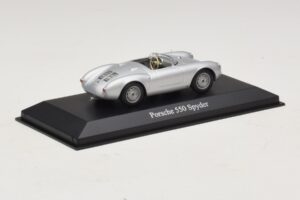 Porsche 550 Spyder Prata Maxichamps 1:43 940066030 Metal - imagem 2 de 5