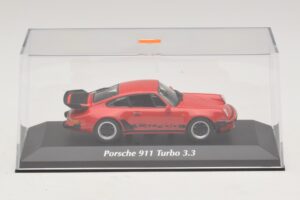 Porsche 911 930 Turbo 3.3 Vermelho Maxichamps 1:43 940069000 Metal - imagem 4 de 5