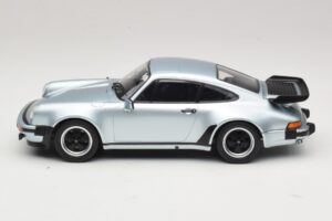 Porsche 911 930 Turbo 3.3 Prateado KK-Scale 1:18 KKDC181444 Metal - imagem 3 de 6