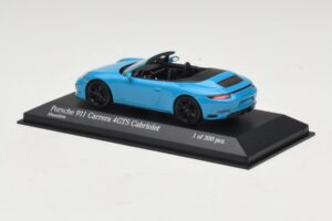 Porsche 911 991.1 Carrera 4 GTS Cabriolet Azul Minichamps 1:43 410067332 Metal - imagem 3 de 5