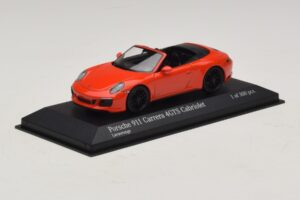 Porsche 911 991.1 Carrera 4 GTS Cabriolet Laranja Minichamps 1:43 410067331 Metal - imagem 2 de 5