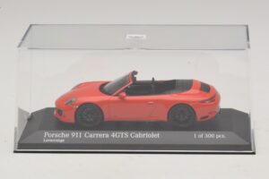 Porsche 911 991.1 Carrera 4 GTS Cabriolet Laranja Minichamps 1:43 410067331 Metal - imagem 4 de 5