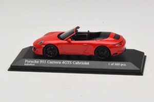Porsche 911 991.1 Carrera 4 GTS Cabriolet Vermelho Minichamps 1:43 Porsche 911 991.1 Carrera 4 GTS Cabriolet Vermelho Minichamps 1:43 410067330 Metal