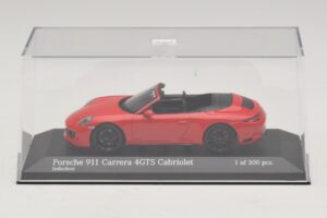 Porsche 911 991.1 Carrera 4 GTS Cabriolet Vermelho Minichamps 1:43 410067330 Metal - imagem 4 de 5