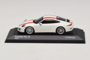 Porsche 911 991.1 R Branco Com Listras Vermelhas Minichamps 1:43 410066220 Metal - imagem 2 de 6