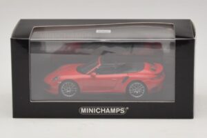 Porsche 911 991.1 Turbo S Cabriolet Vermelho Minichamps 1:43 410067180 Metal - imagem 5 de 5