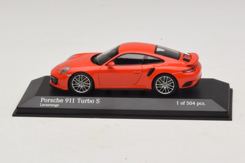 Porsche 911 991.1 Turbo S Laranja Minichamps 1:43 410067171 Metal