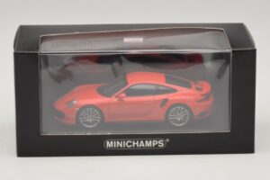 Porsche 911 991.1 Turbo S Laranja Minichamps 1:43 410067171 Metal - imagem 5 de 5