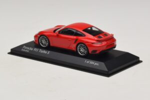 Porsche 911 991.1 Turbo S Vermelho Minichamps 1:43 410067170 Metal - imagem 3 de 5