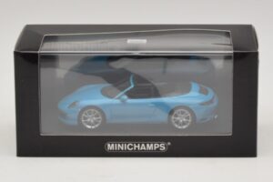 Porsche 911 991.2 Carrera 4 Cabriolet Azul Minichamps 1:43 410067232 Metal - imagem 5 de 5