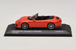 Porsche 911 991.2 Carrera 4 Cabriolet Laranja Minichamps 1:43 410067231 Metal