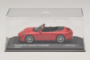 Porsche 911 991.2 Carrera 4 Cabriolet Vermelho Minichamps 1:43 410067230 Metal - imagem 4 de 5
