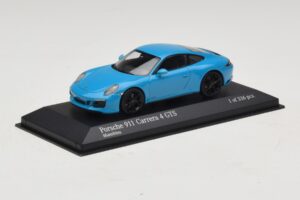Porsche 911 991.2 Carrera 4 GTS Miami Blue Minichamps 1:43 410067322 Metal - imagem 2 de 5