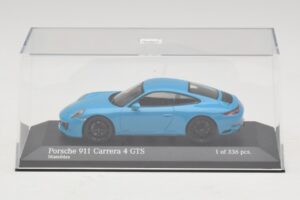 Porsche 911 991.2 Carrera 4 GTS Miami Blue Minichamps 1:43 410067322 Metal - imagem 4 de 5