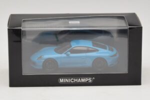 Porsche 911 991.2 Carrera 4 GTS Miami Blue Minichamps 1:43 410067322 Metal - imagem 5 de 5