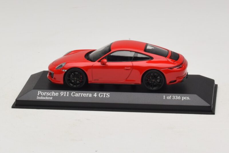 Porsche 911 991.2 Carrera 4 GTS Vermelho Minichamps 1:43 410067320 Metal