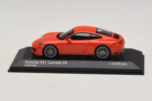 Porsche 911 991.2 Carrera 4S Laranja Minichamps 1:43 410067241 Metal