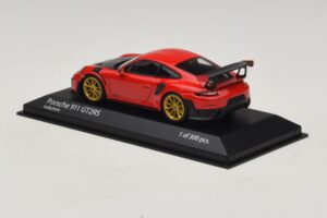 Porsche 911 991.2 GT2 RS Vermelho Minichamps 1:43 410067227 Metal - imagem 3 de 5