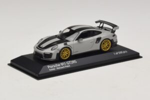 Porsche 911 991.2 GT2 RS Weissach Package Chalk Minichamps 1:43 410067220 Metal - imagem 2 de 5