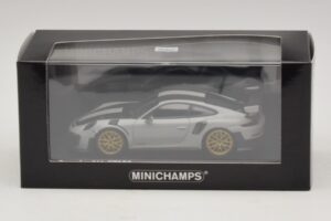 Porsche 911 991.2 GT2 RS Weissach Package Chalk Minichamps 1:43 410067220 Metal - imagem 5 de 5