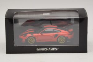 Porsche 911 991.2 GT2 RS Weissach Package Laranja Minichamps 1:43 410067224 Metal - imagem 5 de 5