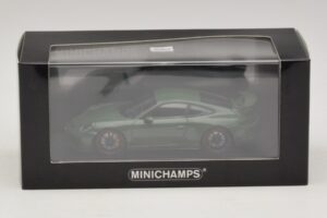 Porsche 911 991.2 GT3 Verde Minichamps 1:43 410066028 Metal - imagem 5 de 5
