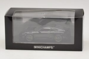 Porsche 911 991.2 GT3 RS Preto Minichamps 1:43 410067021 Metal - imagem 5 de 5