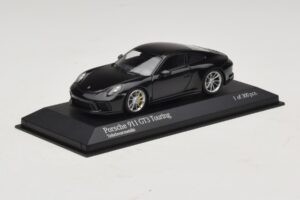 Porsche 911 991.2 GT3 Touring Preto Metálico Minichamps 1:43 410067424 Metal - imagem 2 de 5