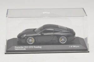Porsche 911 991.2 GT3 Touring Preto Metálico Minichamps 1:43 410067424 Metal - imagem 4 de 5