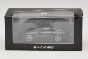 Porsche 911 991.2 GT3 Touring Preto Metálico Minichamps 1:43 410067424 Metal - imagem 5 de 5