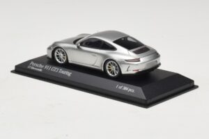 Porsche 911 991.2 GT3 Touring Prata Minichamps 1:43 410067422 Metal - imagem 3 de 5