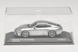 Porsche 911 991.2 GT3 Touring Prata Minichamps 1:43 410067422 Metal - imagem 4 de 5