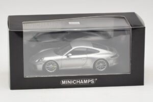 Porsche 911 991.2 GT3 Touring Prata Minichamps 1:43 410067422 Metal - imagem 5 de 5