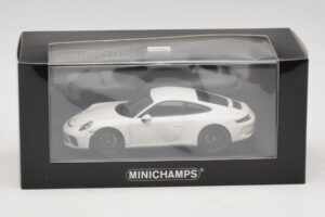 Porsche 911 991.2 GT3 Touring Branco Minichamps 1:43 410067420 Metal - imagem 5 de 5