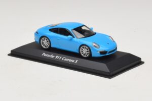Porsche 911 991 Carrera S Azul Maxichamps 1:43 940060220 Metal - imagem 3 de 5