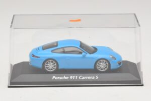 Porsche 911 991 Carrera S Azul Maxichamps 1:43 940060220 Metal - imagem 4 de 5