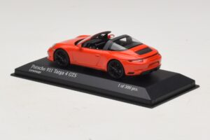 Porsche 911 991 Targa 4 GTS Laranja Minichamps 1:43 410067341 Metal - imagem 3 de 5