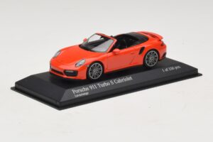 Porsche 911 991 Turbo S Cabriolet Laranja Minichamps 1:43 410067181 Metal - imagem 2 de 5