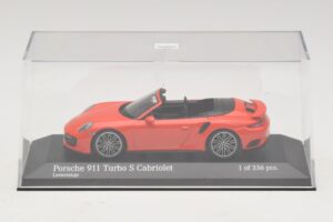 Porsche 911 991 Turbo S Cabriolet Laranja Minichamps 1:43 410067181 Metal - imagem 4 de 5