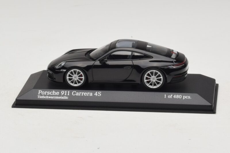 Porsche 911 992 Carrera 4S Preto Metálico Minichamps 1:43 410069320 Metal